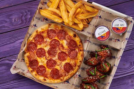 Комбо с пиццей и крылышками BBQ