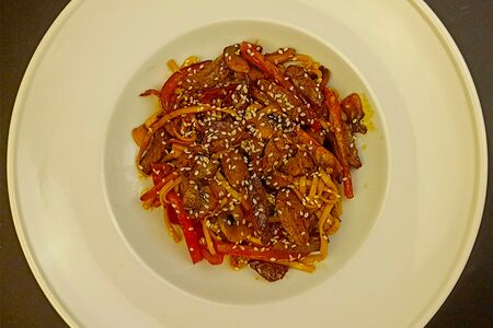 Вок с говядиной