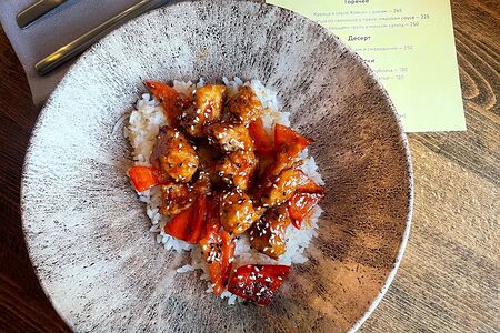 Курица в соусе хойсин с рисом