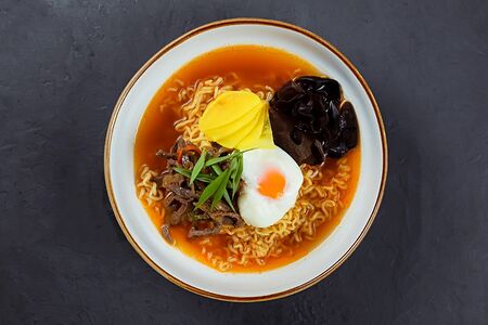 Рамен с мясом