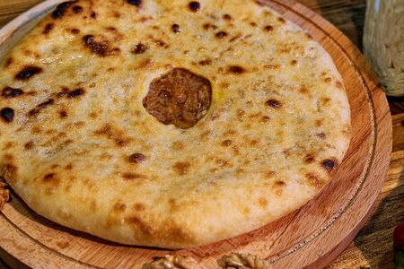 Осетинский пирог с капустой и грецким орехом