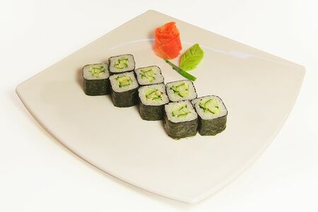 Ролл с огурцом