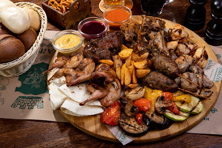 Большое мясное ассорти