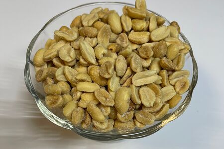 Арахис с солью