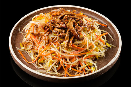 Ростки сои со свининой