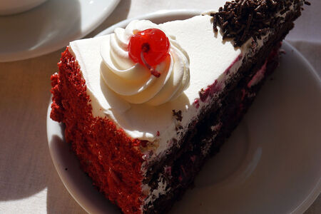 Торт Черный лес кусочек