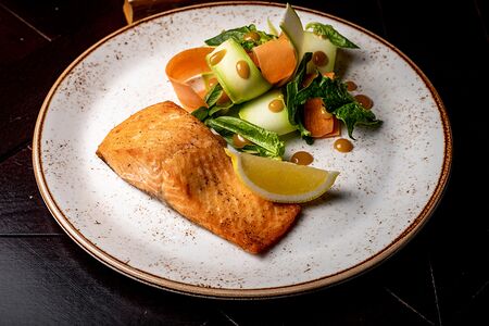 Стейк из лосося