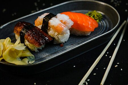 Суши с креветкой