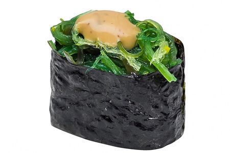 Гункан с водорослями чука