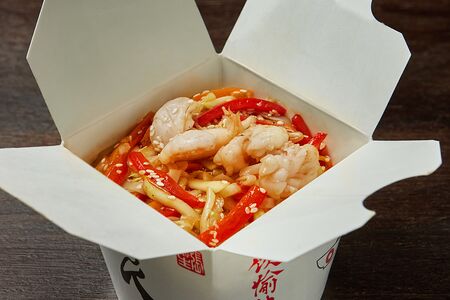 Вок с креветками