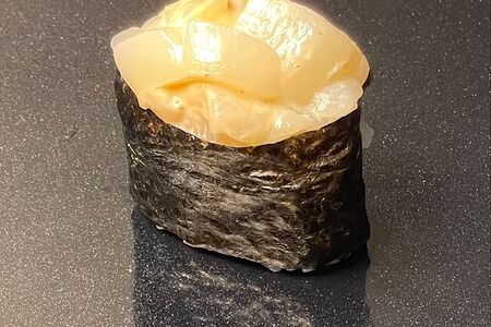 Гункан с гребешком спайси