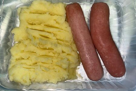 Картофельное пюре с сосиской