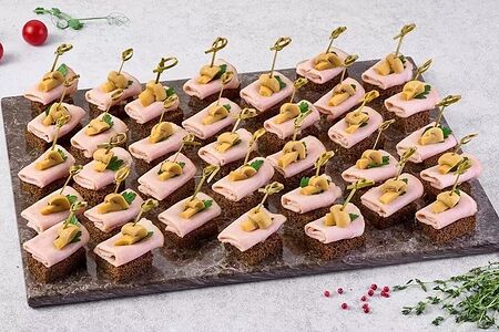 Канапе с корейкой