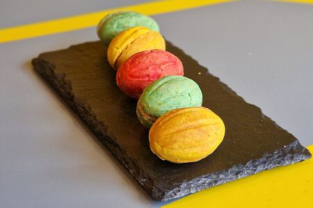 Орешки с вареной сгущенкой и грецким орехом