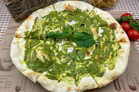 Фокачча с соусом песто