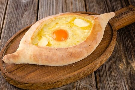 Хачапури Аджарик с перепелиным яйцом