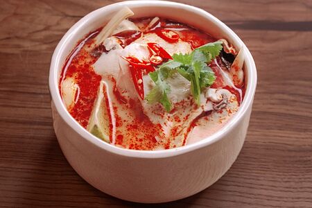 Том ям с курицей