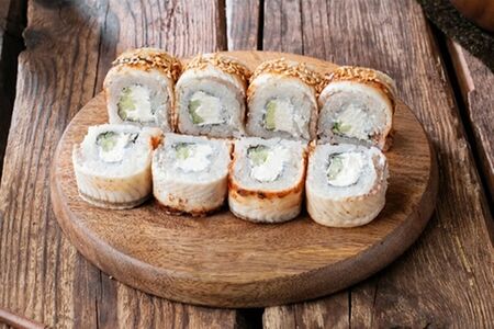 Ролл Филадельфия с угрем