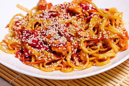 Вок с лососем