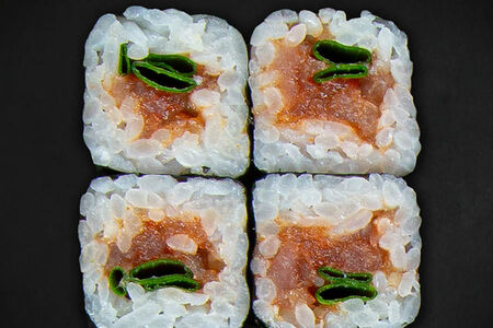 Ролл Тунец с зеленым луком