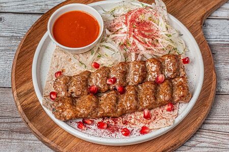 Люля-кебаб из свинины с овощами