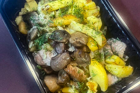 Картофель, жаренный с грибами и мясом