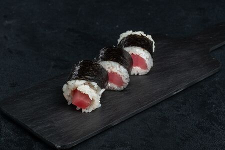 Хэнд-ролл с тунцом