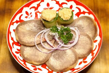 Язык говяжий с хреном