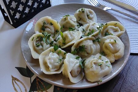 Пельмени с говядиной и сливочным маслом