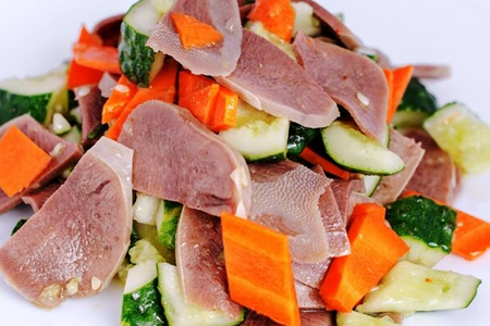 112 Салат из языка с огурцом