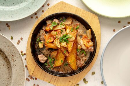 Сковорода со свининой