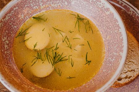 Домашний куриный суп с лапшой