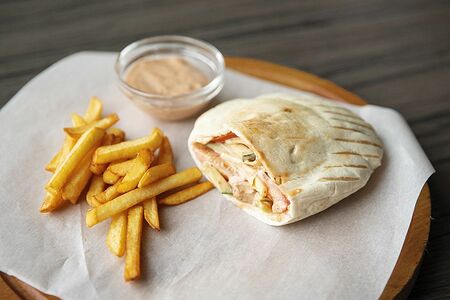 Курица по-гречески с фри