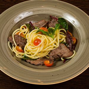 Лингвини с телятиной и базиликом