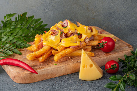 Картофель фри с беконом