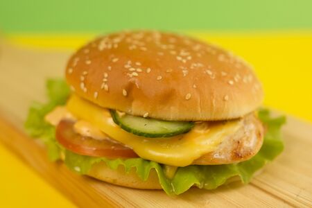 Куриный бургер