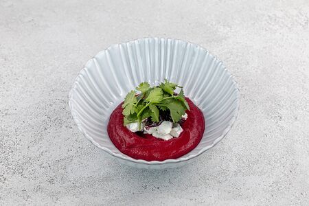 Свекольный хумус с вяленной свеклой и сыром фета