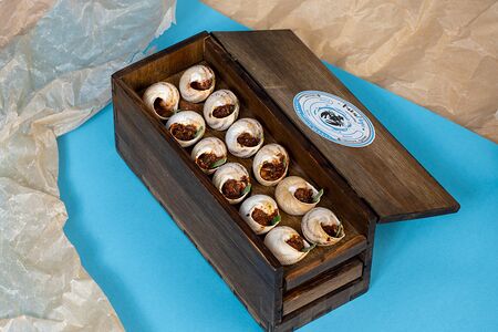 Испанские улитки с томатным маслом