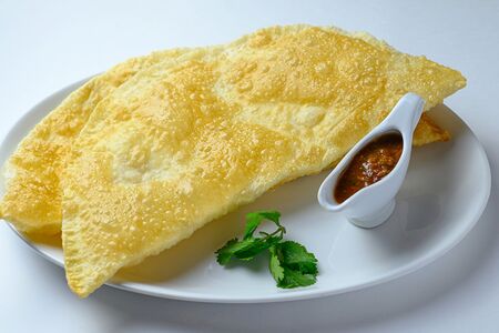 Чебурек с мясом краба стригуна