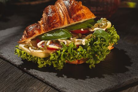 Круассан Капрезе