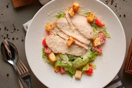 Цезарь с цыплёнком