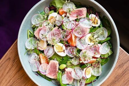 Салат с тунцом