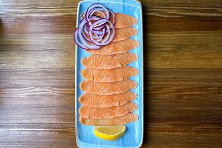 Строганина из лосося