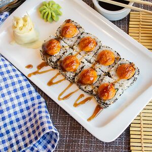 Острый ролл с курицей