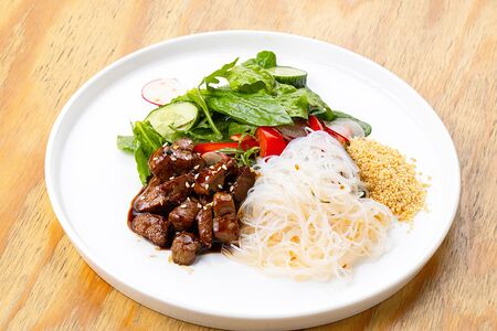 Салат Тайский с говядиной