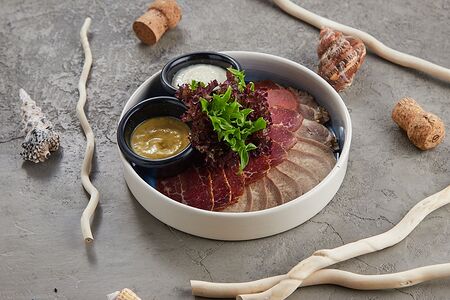 Ассорти мясное