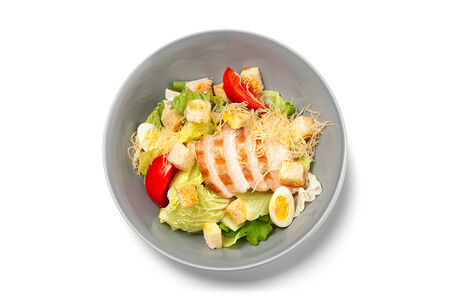 Салат Цезарь с цыпленком