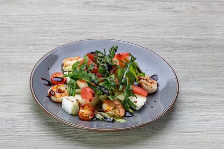 Салат с апельсином и креветками