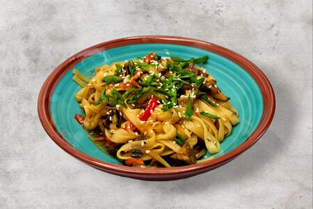 Вок с говядиной