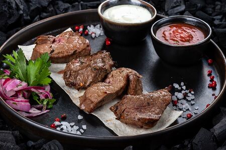 Вырезка телятины на мангале